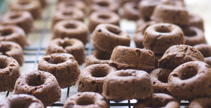 Chocolate-Mini-Donuts - #glutenfree #eggfree #donuts